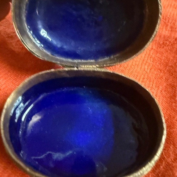 Vintage Hand-Painted cloisonné Oval pill Box W/Lid - Picture 5 of 11